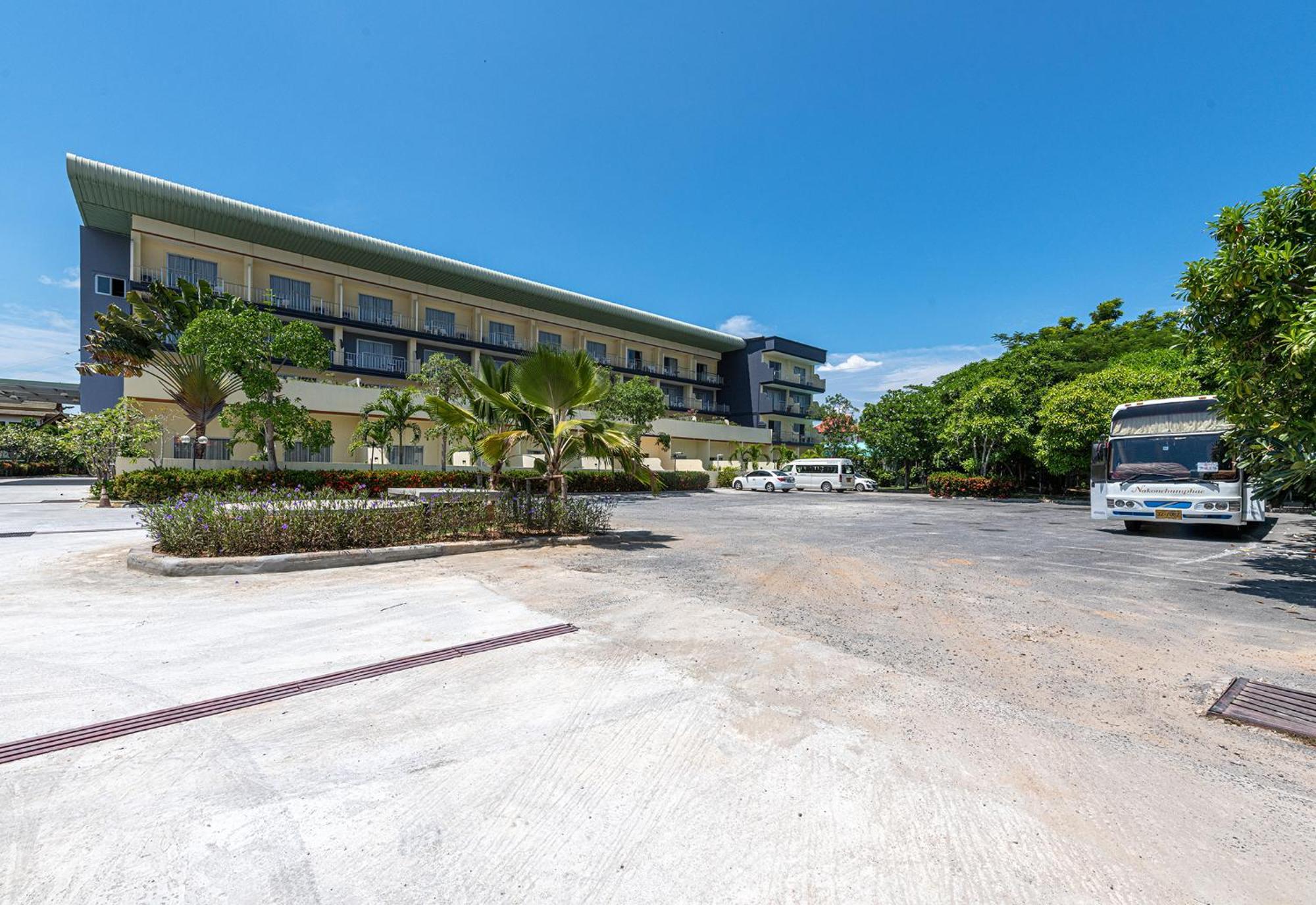 Blue Beach Grand Resort And Spa In Chalong Phuket By Dayuu Ban Saiyuan Екстериор снимка