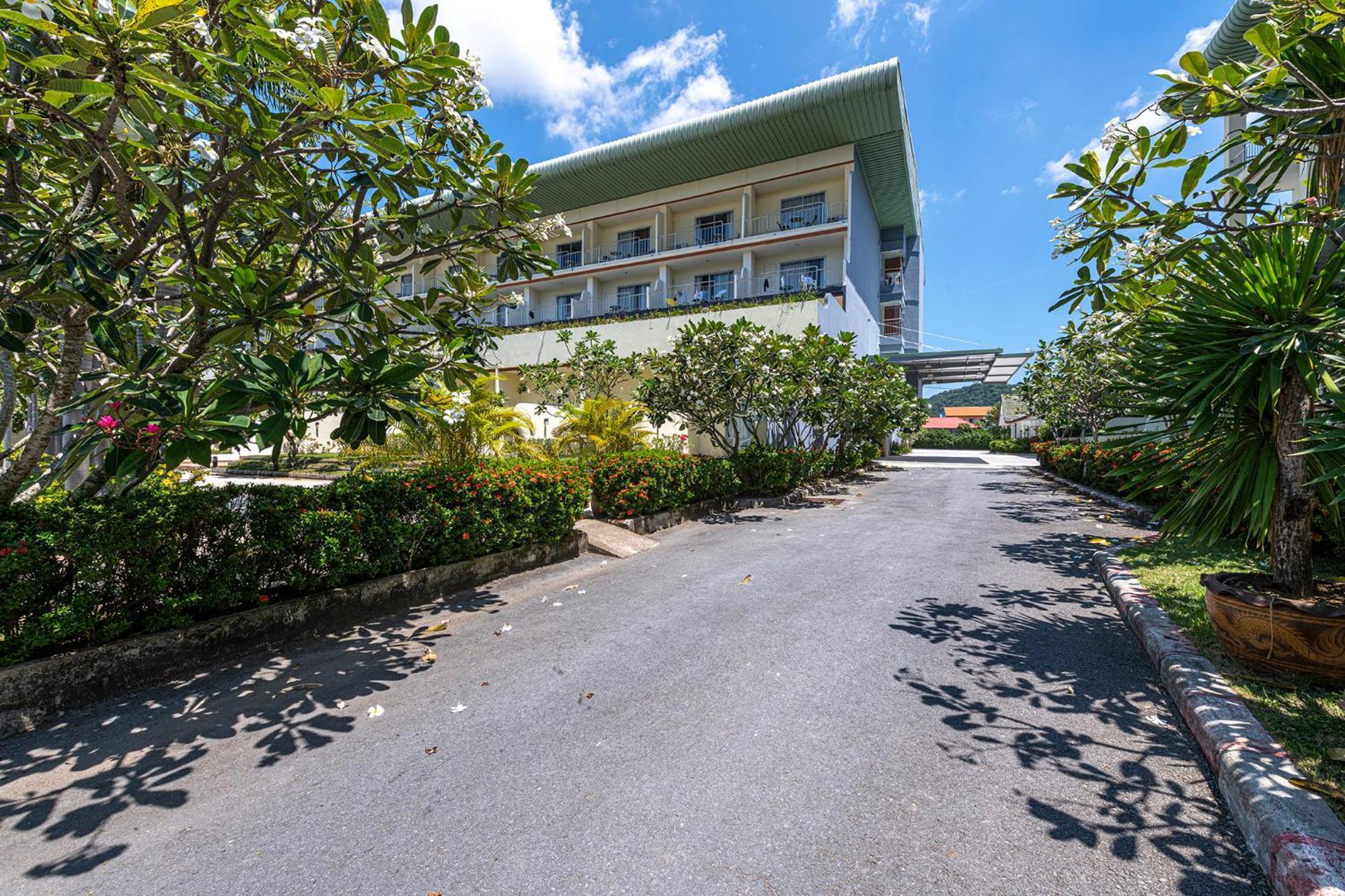 Blue Beach Grand Resort And Spa In Chalong Phuket By Dayuu Ban Saiyuan Екстериор снимка