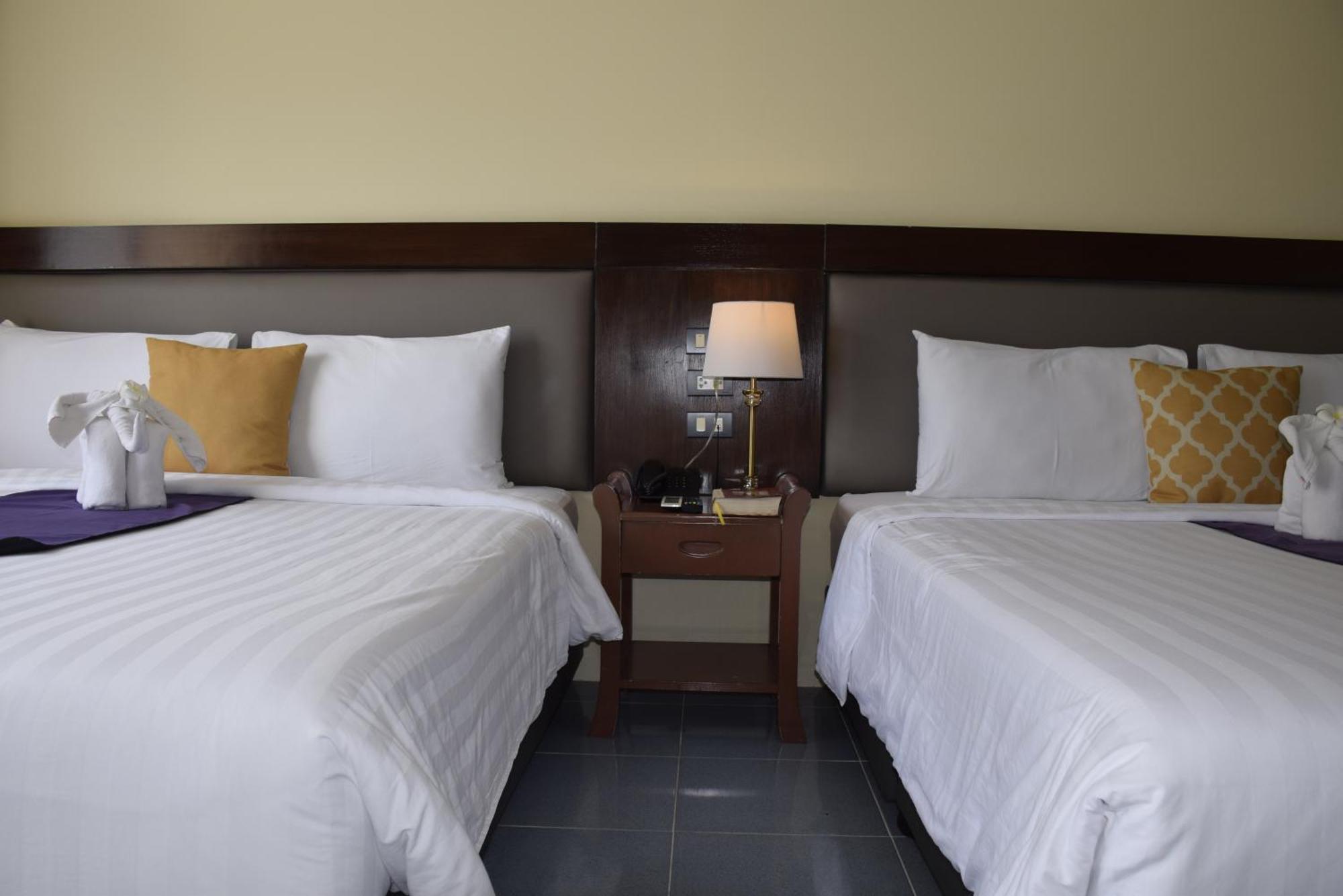 Blue Beach Grand Resort And Spa In Chalong Phuket By Dayuu Ban Saiyuan Екстериор снимка